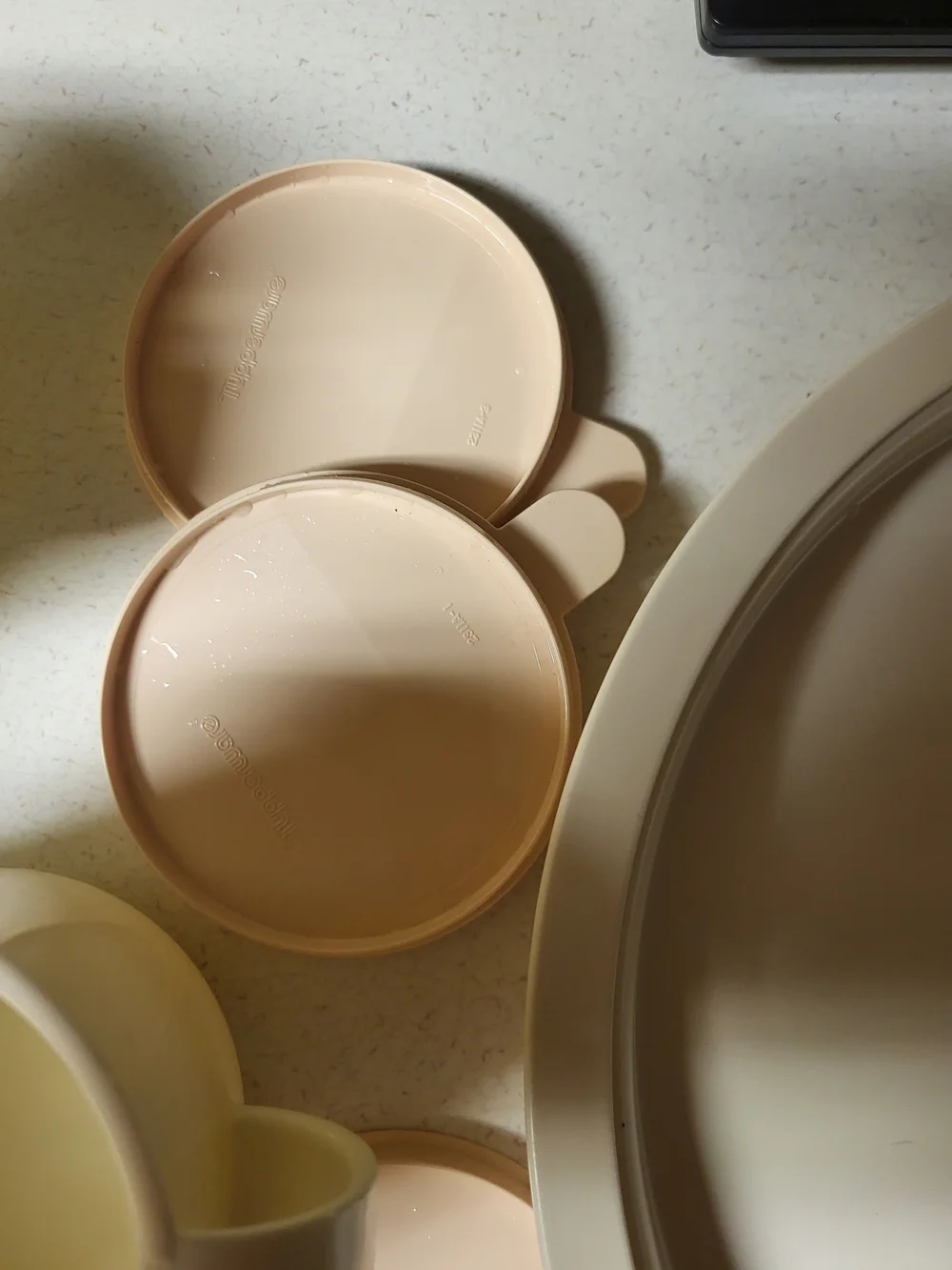 Tupperware vintage impression